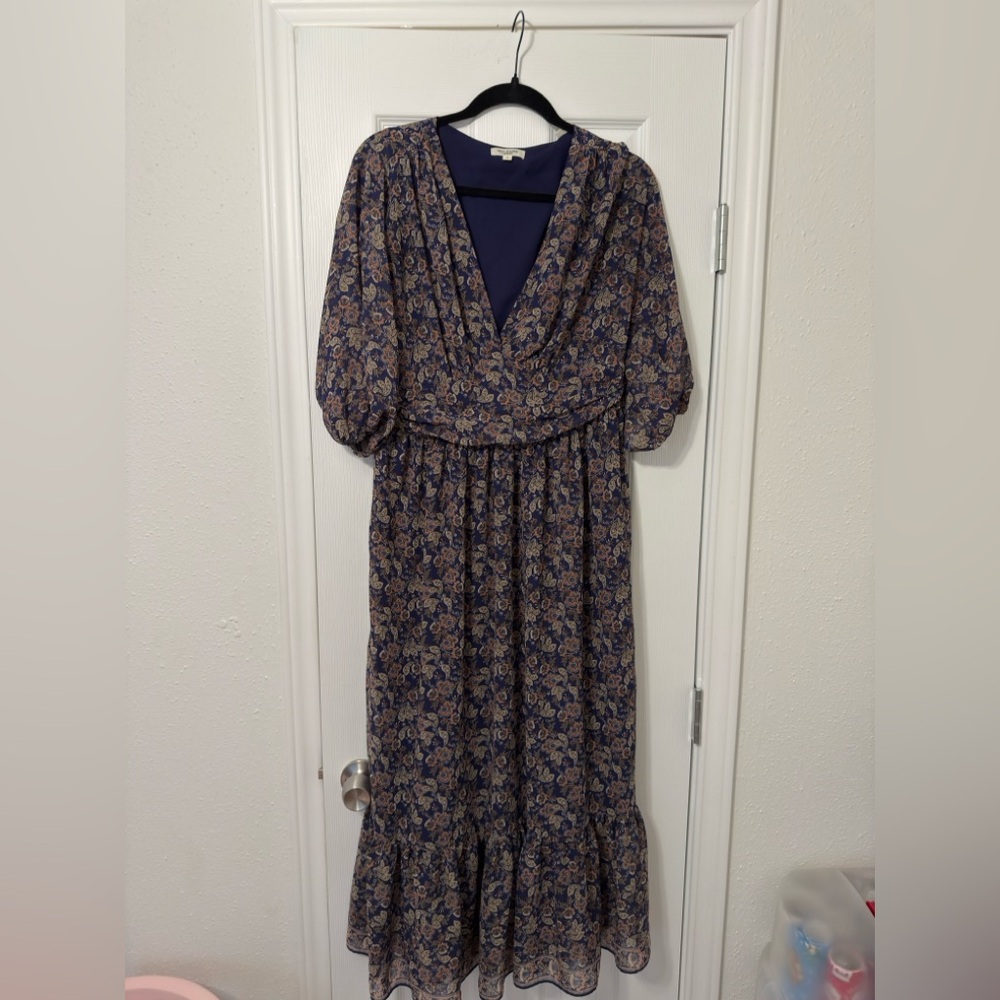 Size large women's max studio midi dress navy paisley